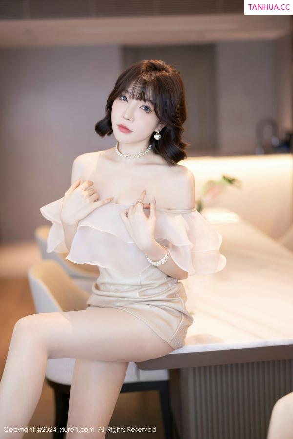 陈芝 芝芝Booty [XiuRen]高清写真图 2024.07.25 No.8917 徐莉芝Booty 丝袜美腿第23张图片